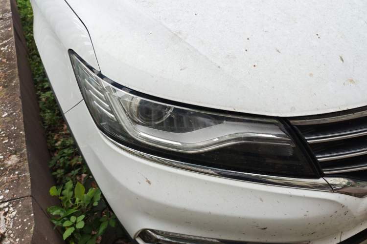 Used Roewe RX5 2016 30T Two-Wheel Drive Automatic Internet Smart Edition Right Front Headlight