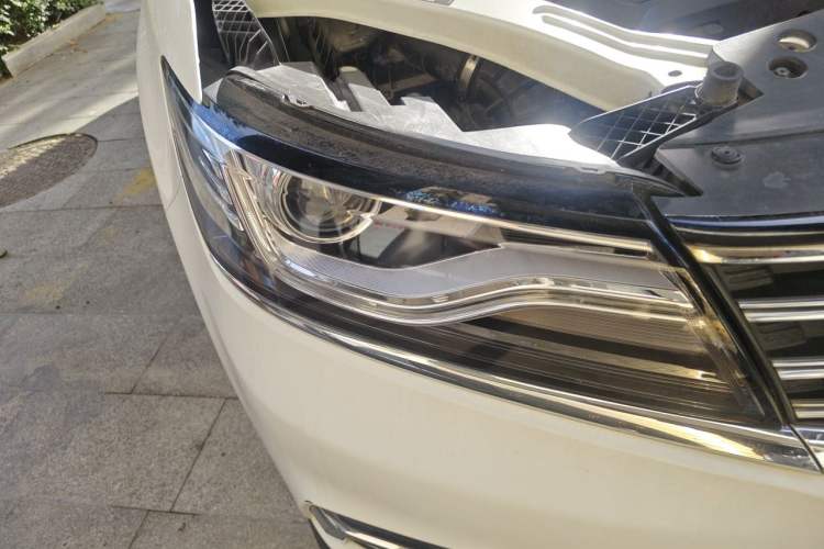 Used Roewe RX5 2016 20T Two-Wheel Drive Automatic Internet Smart Edition Right Front Headlight