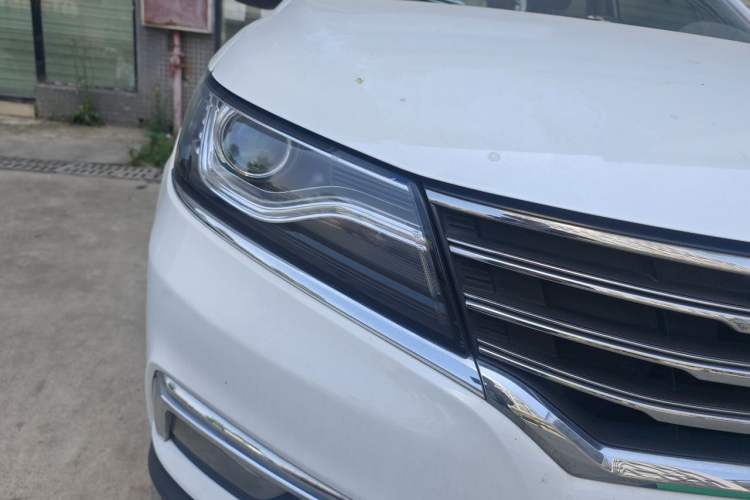 Used Roewe RX5 2016 20T Two-Wheel Drive Automatic Internet Smart Edition Right Front Headlight