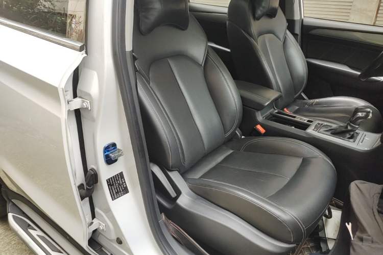 Used Roewe RX5 2016 30T Two-Wheel Drive Automatic Internet Smart Edition Right Front Seat