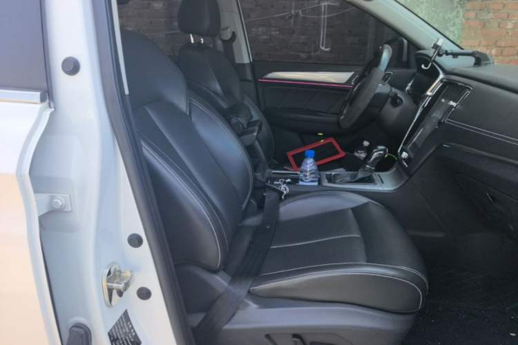 Used Roewe RX5 2016 20T Two-Wheel Drive Automatic Internet Smart Edition Right Front Seat