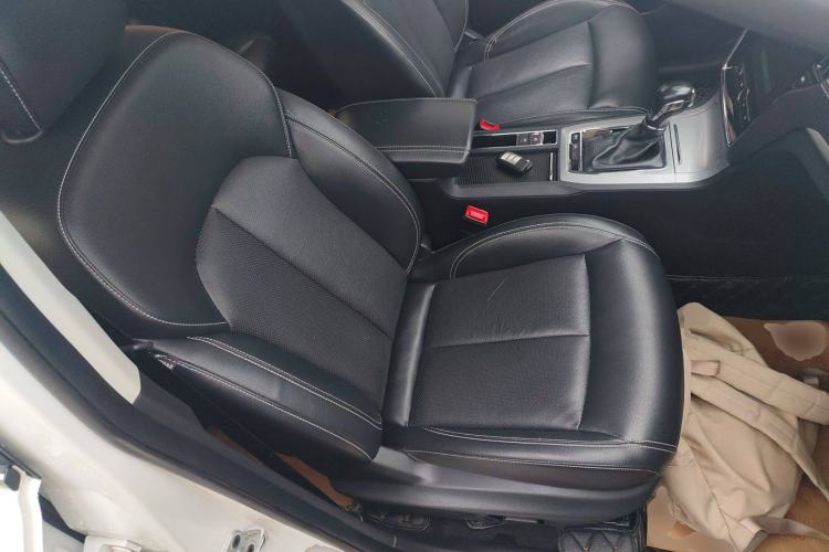 Used Roewe RX5 2016 20T Two-Wheel Drive Automatic Internet Smart Edition Right Front Seat