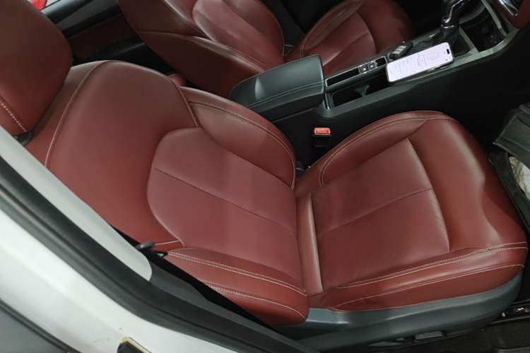 Used Roewe RX5 2016 30T Four-Wheel Drive Automatic Internet Smart Luxury Edition Right Front Seat