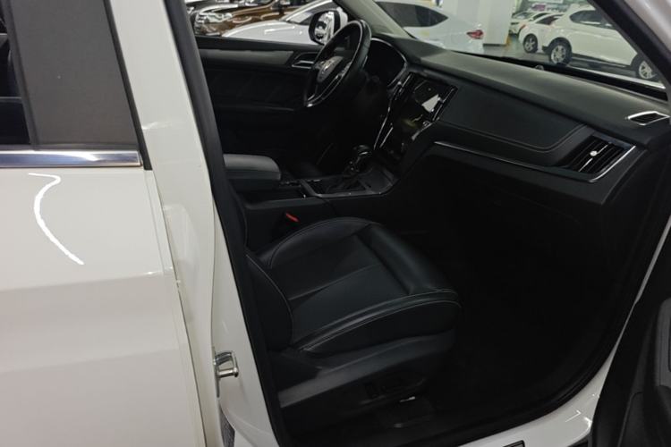 Used Roewe RX5 2016 20T Two-Wheel Drive Automatic Internet Smart Edition Right Front Seat