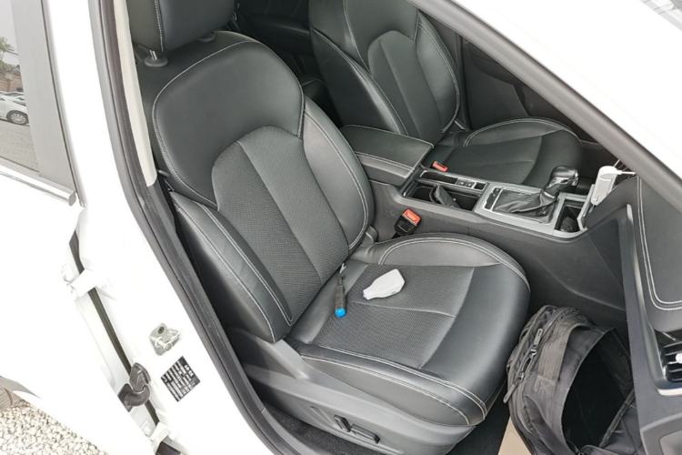 Used Roewe RX5 2016 20T Two-Wheel Drive Automatic Internet Smart Edition Right Front Seat