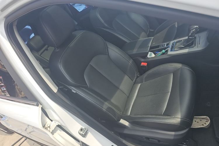Used Roewe RX5 2016 20T Two-Wheel Drive Automatic Internet Smart Edition Right Front Seat
