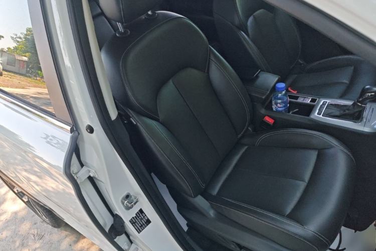 Used Roewe RX5 2016 20T Two-Wheel Drive Automatic Internet Smart Edition Right Front Seat