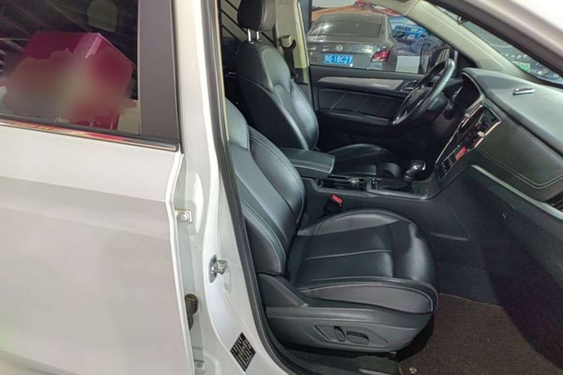 Used Roewe RX5 2016 20T Two-Wheel Drive Automatic Internet Smart Edition Right Front Seat