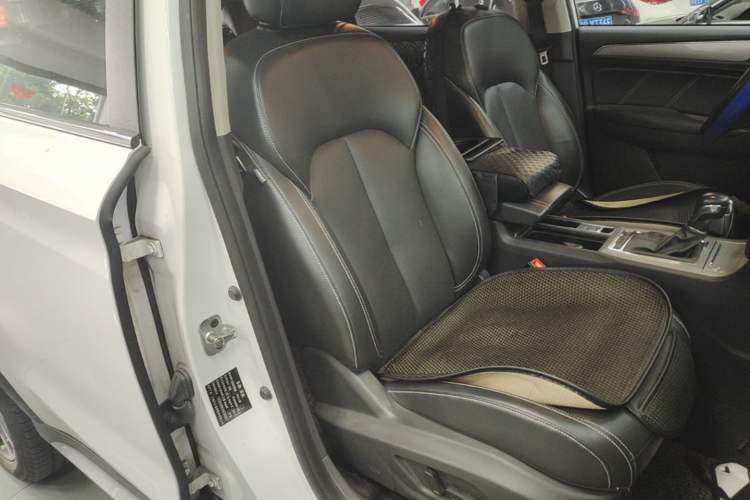 Used Roewe RX5 2016 20T Two-Wheel Drive Automatic Internet Smart Edition Right Front Seat