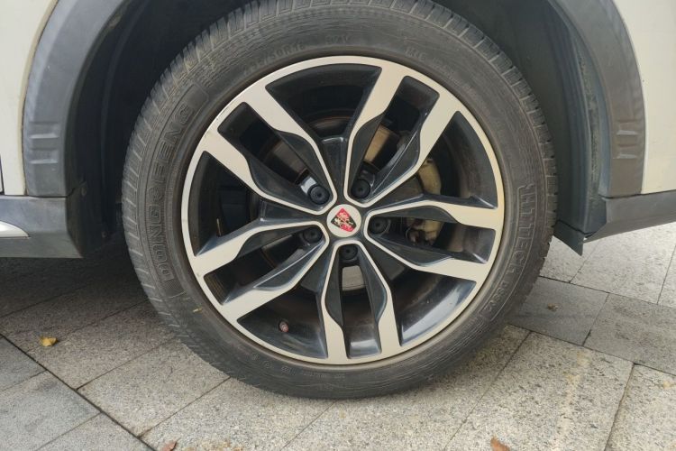Used Roewe RX5 2016 20T Two-Wheel Drive Automatic Internet Smart Edition Right Front Wheel Hub
