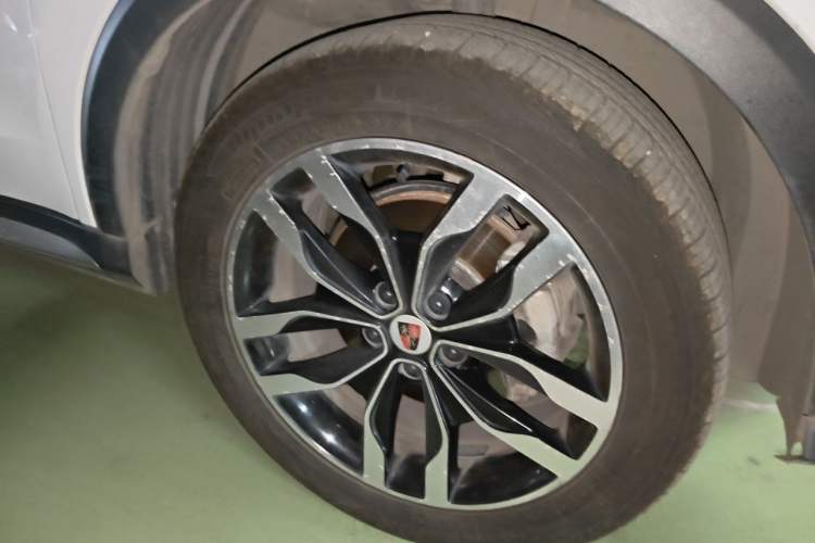 Used Roewe RX5 2016 20T Two-Wheel Drive Automatic Internet Smart Edition Right Front Wheel Hub