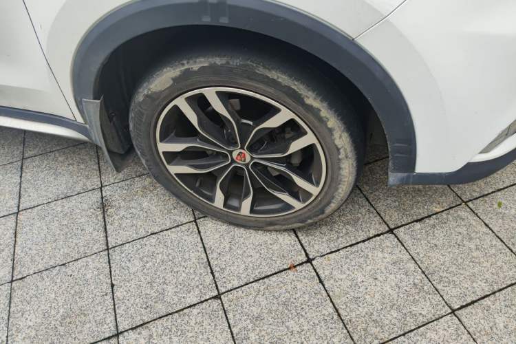 Used Roewe RX5 2016 30T Four-Wheel Drive Automatic Internet Smart Luxury Edition Right Front Wheel Hub