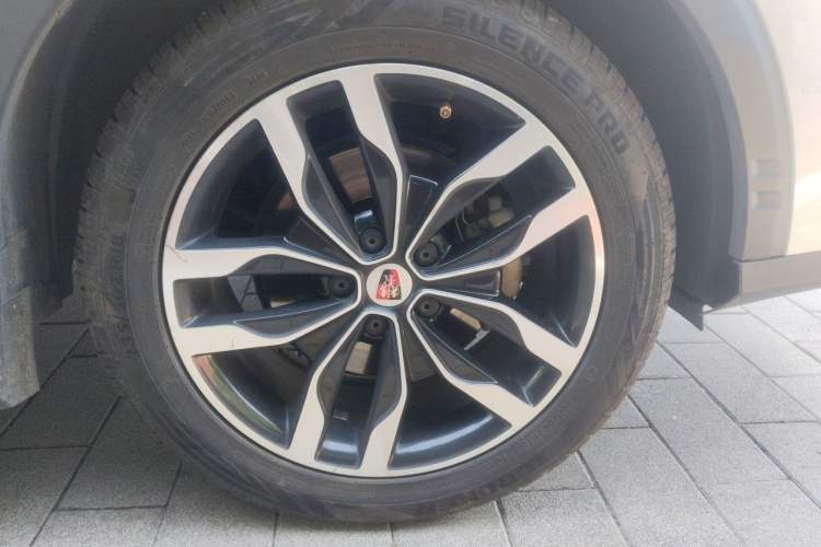 Used Roewe RX5 2016 30T Two-Wheel Drive Automatic Internet Smart Edition Right Front Wheel Hub