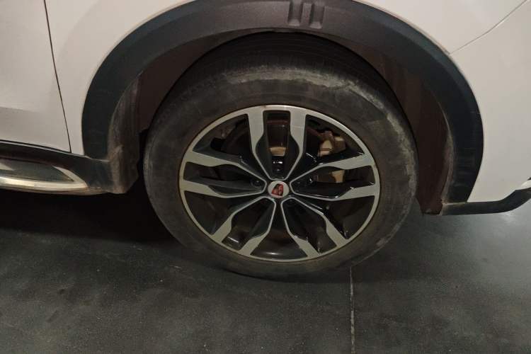 Used Roewe RX5 2016 20T Two-Wheel Drive Automatic Internet Smart Edition Right Front Wheel Hub