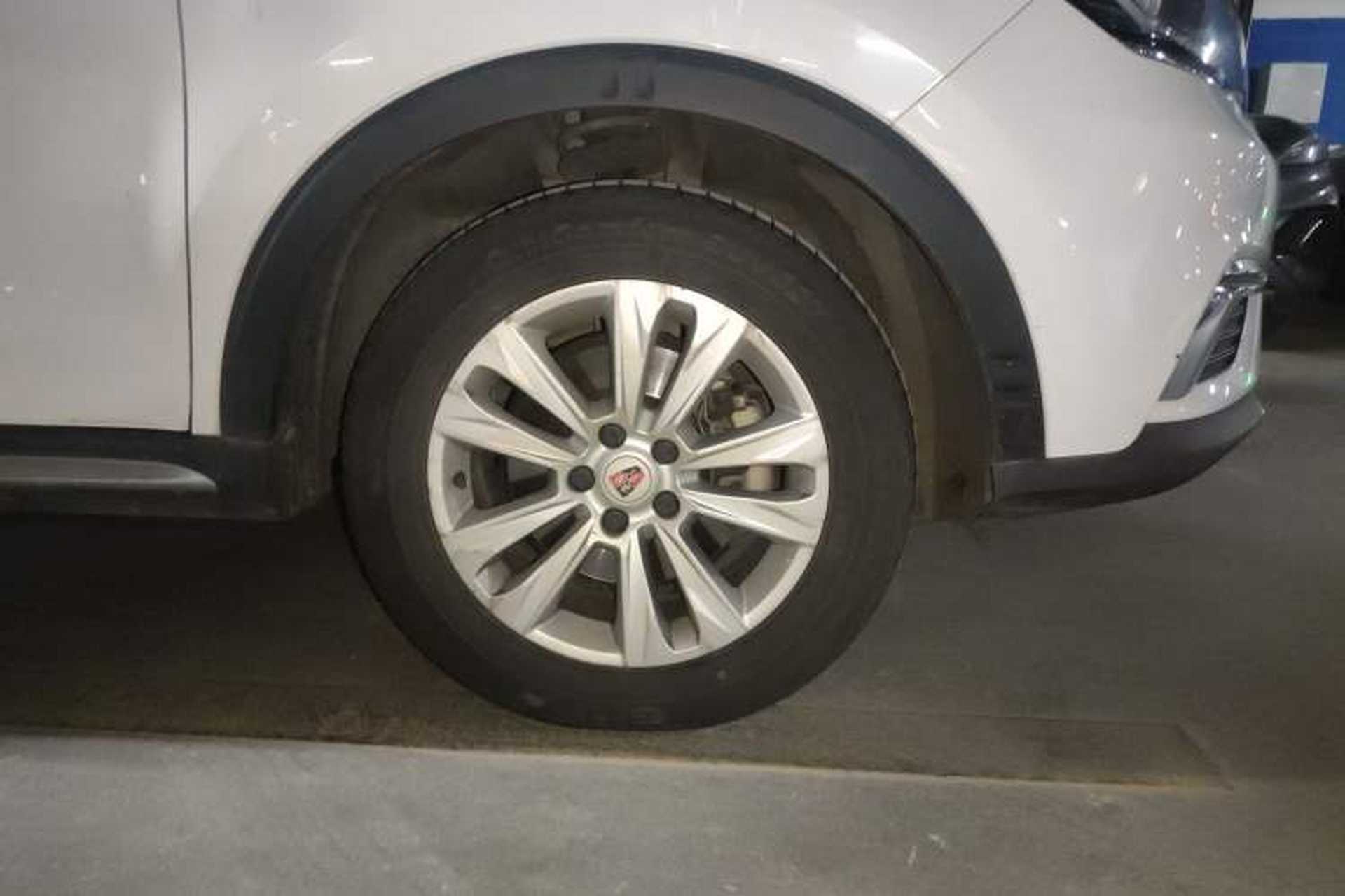Used Roewe RX5 2016 20T Two-Wheel Drive Manual Flagship Edition Right Front Wheel Hub