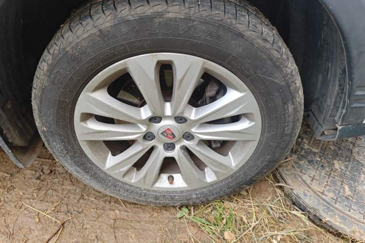 Used Roewe RX5 2016 20T Two-Wheel Drive Manual Flagship Edition Right Front Wheel Hub