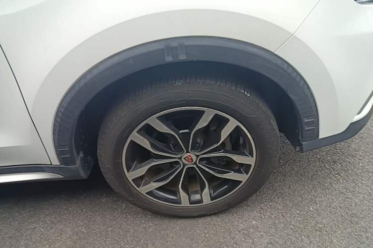Used Roewe RX5 2016 20T Two-Wheel Drive Automatic Internet Smart Edition Right Front Wheel Hub
