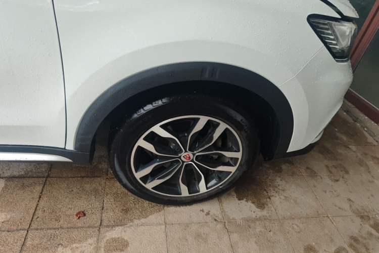 Used Roewe RX5 2016 20T Two-Wheel Drive Manual Transmission Internet Smart Edition Right Front Wheel Hub