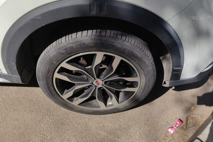 Used Roewe RX5 2016 20T Two-Wheel Drive Automatic Internet Smart Edition Right Front Wheel Hub