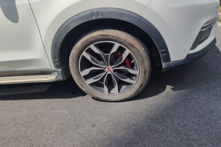 Used Roewe RX5 2016 30T Two-Wheel Drive Automatic Internet Smart Edition Right Front Wheel Hub