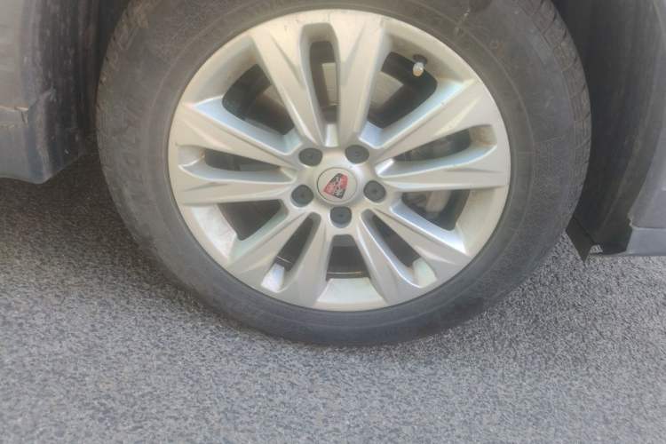 Used Roewe RX5 2016 20T Two-Wheel Drive Manual Flagship Edition Right Front Wheel Hub