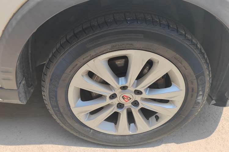 Used Roewe RX5 2016 20T Two-Wheel Drive Manual Flagship Edition Right Front Wheel Hub
