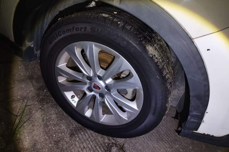 Used Roewe RX5 2016 20T Two-Wheel Drive Manual Flagship Edition Right Front Wheel Hub