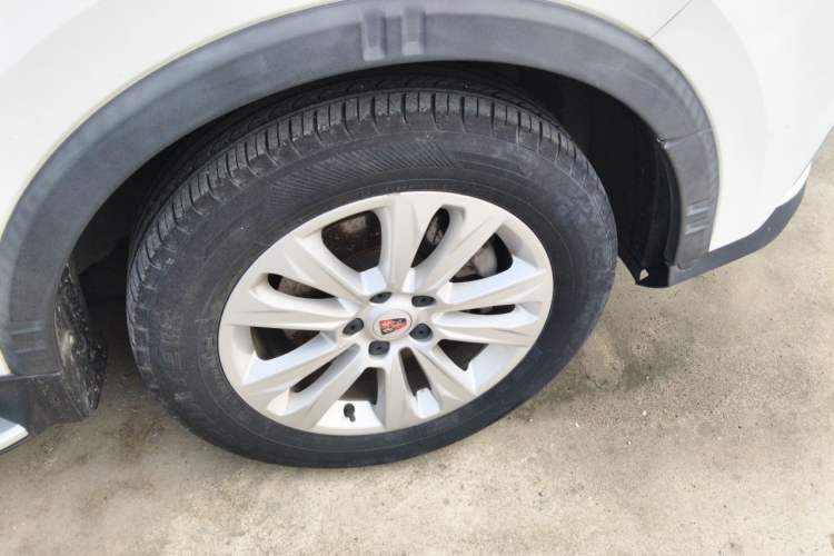Used Roewe RX5 2016 20T Two-Wheel Drive Automatic Flagship Edition Right Front Wheel Hub