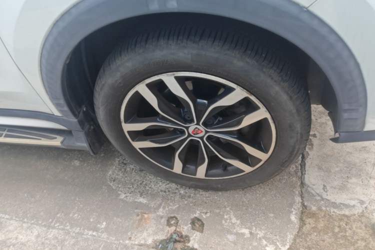 Used Roewe RX5 2016 20T Two-Wheel Drive Automatic Internet Smart Edition Right Front Wheel Hub