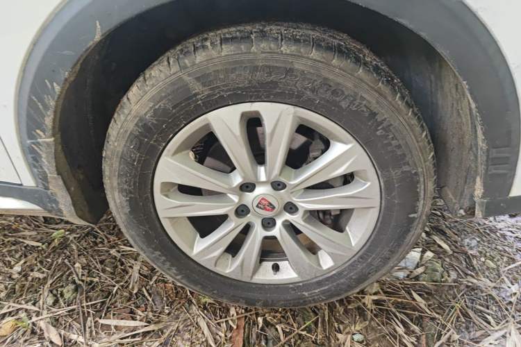 Used Roewe RX5 2016 20T Two-Wheel Drive Manual Flagship Edition Right Front Wheel Hub
