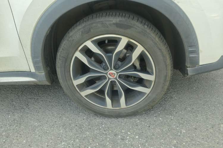 Used Roewe RX5 2016 30T Four-Wheel Drive Automatic Internet Smart Luxury Edition Right Front Wheel Hub