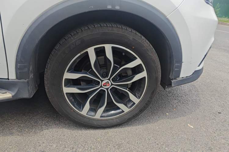 Used Roewe RX5 2016 20T Two-Wheel Drive Automatic Internet Smart Edition Right Front Wheel Hub