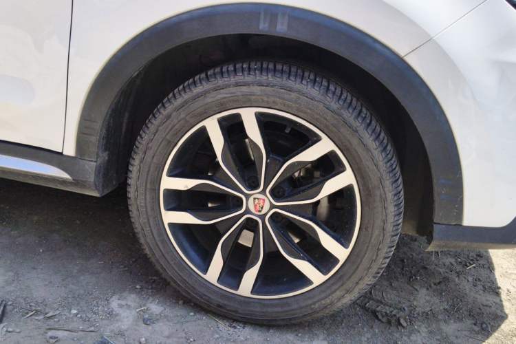 Used Roewe RX5 2016 20T Two-Wheel Drive Automatic Internet Smart Edition Right Front Wheel Hub