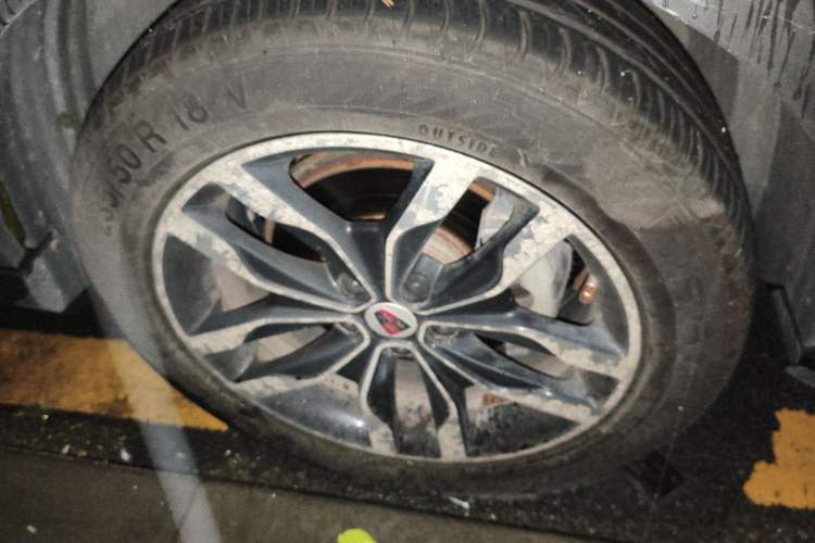 Used Roewe RX5 2016 30T Two-Wheel Drive Automatic Internet Smart Edition Right Front Wheel Hub
