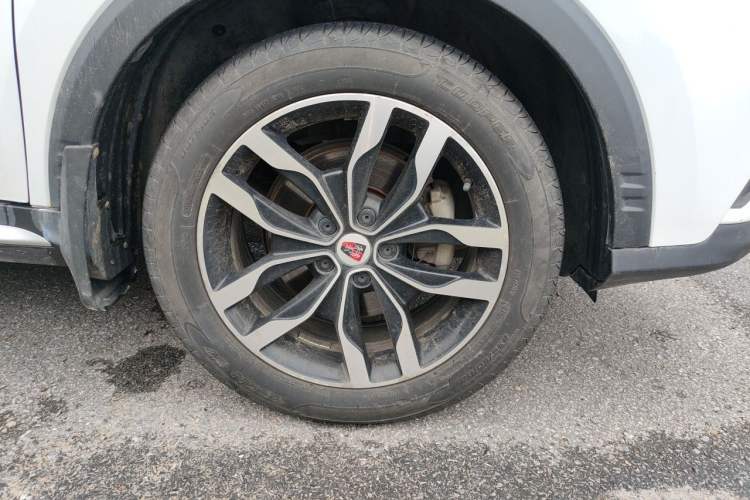Used Roewe RX5 2016 20T Two-Wheel Drive Manual Transmission Internet Smart Edition Right Front Wheel Hub