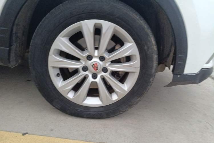 Used Roewe RX5 2016 Revised Version 20T Two-Wheel Drive Manual Transmission Luxury Edition Right Front Wheel Hub