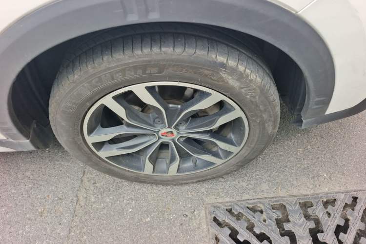Used Roewe RX5 2016 20T Two-Wheel Drive Automatic Internet Smart Edition Right Front Wheel Hub