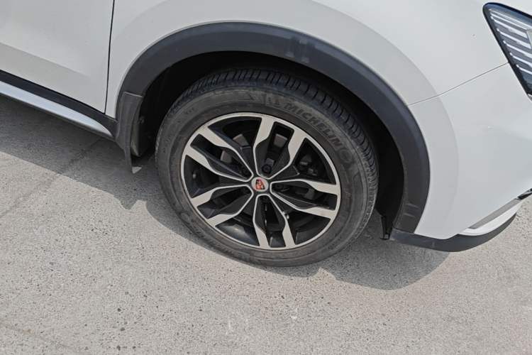 Used Roewe RX5 2016 30T Two-Wheel Drive Automatic Internet Smart Edition Right Front Wheel Hub