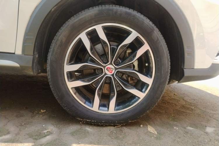 Used Roewe RX5 2016 20T Two-Wheel Drive Automatic Internet Smart Edition Right Front Wheel Hub