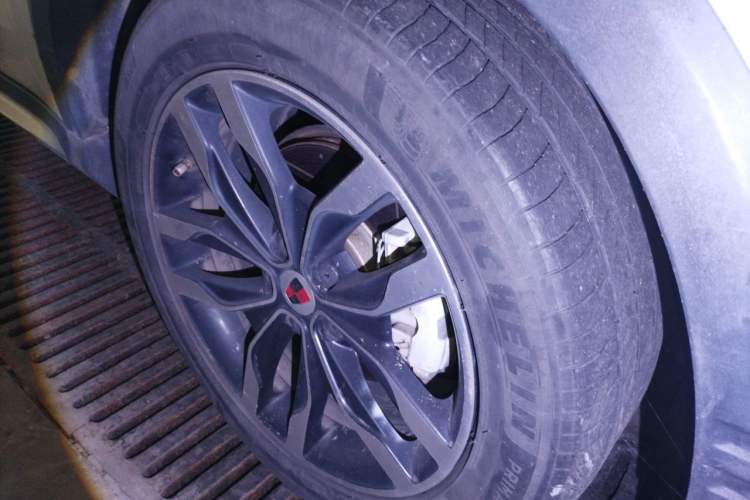 Used Roewe RX5 2016 30T Four-Wheel Drive Automatic Internet Smart Luxury Edition Right Front Wheel Hub