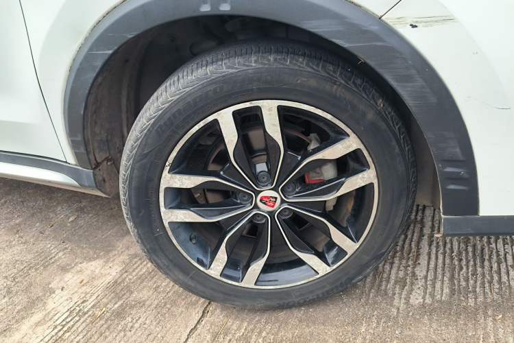 Used Roewe RX5 2016 20T Two-Wheel Drive Automatic Internet Smart Edition Right Front Wheel Hub