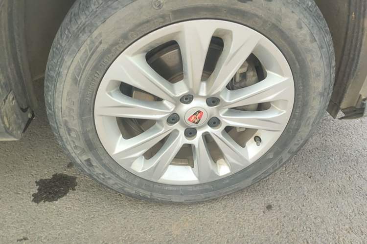Used Roewe RX5 2016 20T Two-Wheel Drive Manual Flagship Edition Right Front Wheel Hub