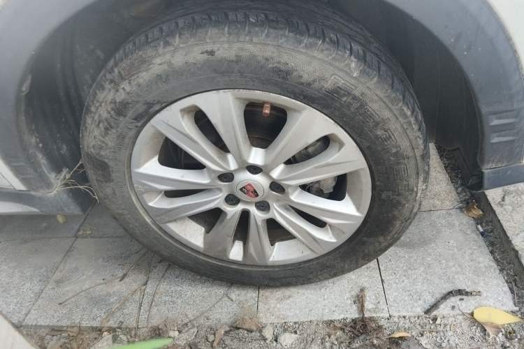 Used Roewe RX5 2016 20T Two-Wheel Drive Automatic Flagship Edition Right Front Wheel Hub