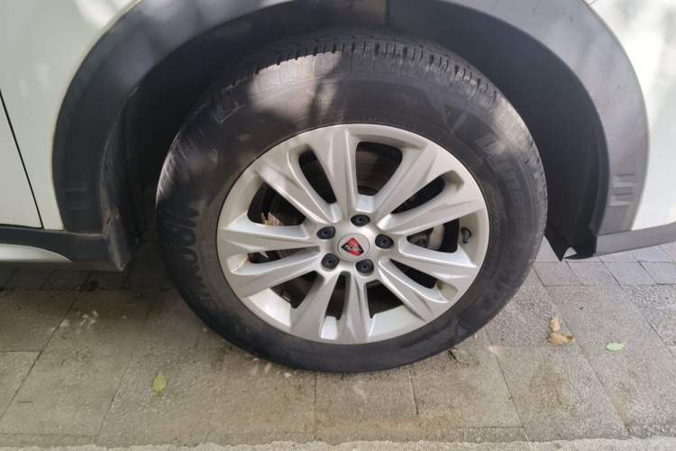 Used Roewe RX5 2016 20T Two-Wheel Drive Automatic Flagship Edition Right Front Wheel Hub