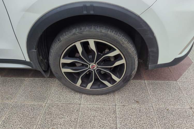 Used Roewe RX5 2016 20T Two-Wheel Drive Automatic Internet Smart Edition Right Front Wheel Hub