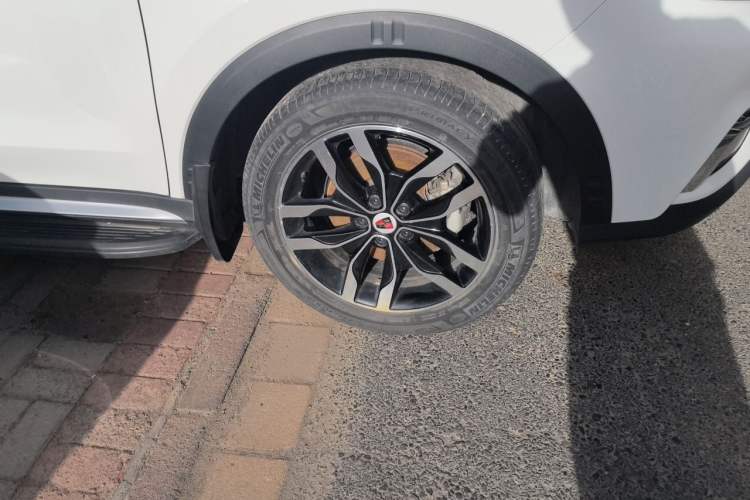 Used Roewe RX5 2016 30T Four-Wheel Drive Automatic Internet Smart Luxury Edition Right Front Wheel Hub