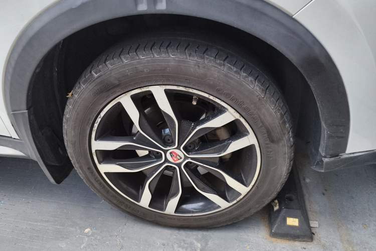 Used Roewe RX5 2016 20T Two-Wheel Drive Automatic Internet Smart Edition Right Front Wheel Hub