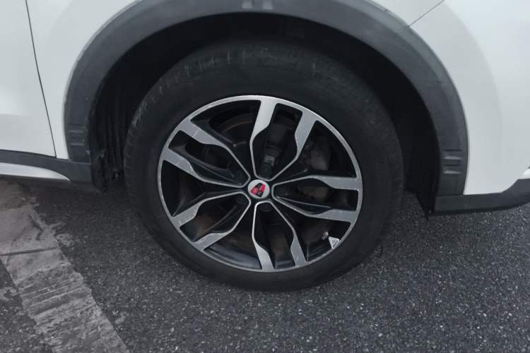 Used Roewe RX5 2016 20T Two-Wheel Drive Automatic Internet Smart Edition Right Front Wheel Hub
