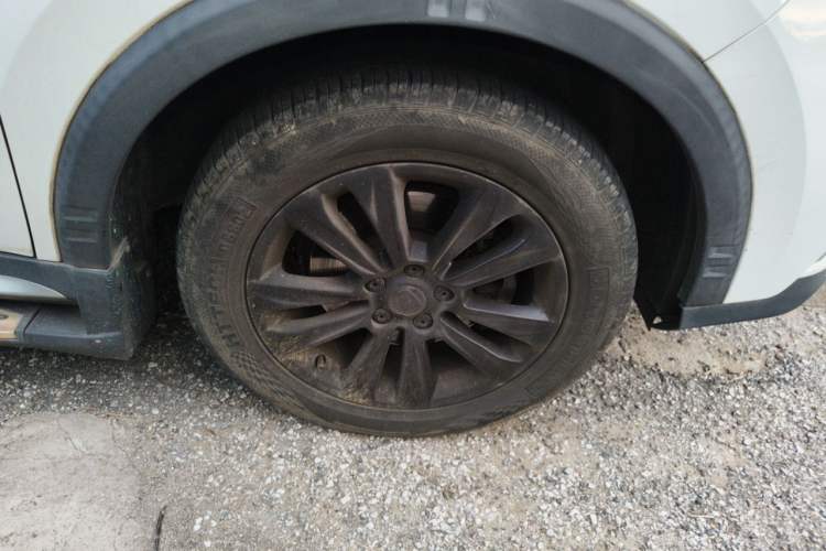 Used Roewe RX5 2016 20T Two-Wheel Drive Automatic Flagship Edition Right Front Wheel Hub