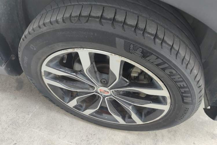 Used Roewe RX5 2016 20T Two-Wheel Drive Automatic Internet Smart Edition Right Front Wheel Hub